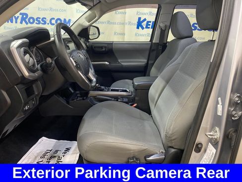Used 2019 Toyota Tacoma SR5 AWD/4WD image 8