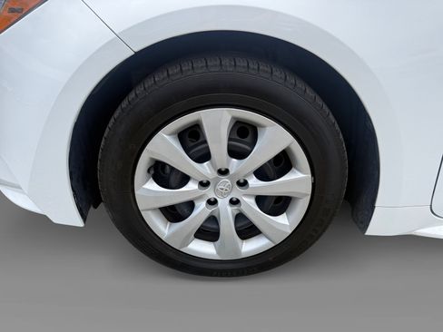 Used 2024 Toyota Corolla LE FWD image 9