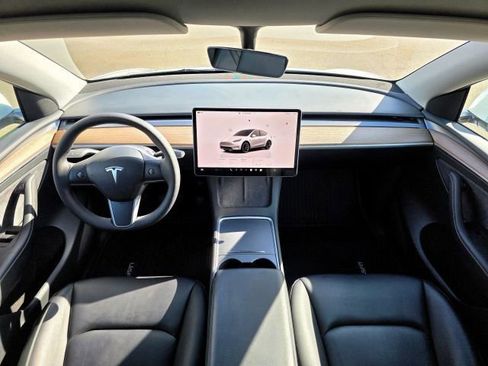 Used 2023 Tesla Model Y Long Range AWD/4WD image 10