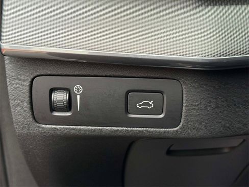 Used 2020 Volvo XC90 T6 R-Design image 28