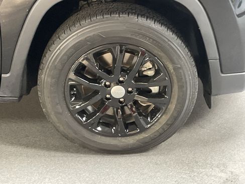 Used 2022 Jeep Cherokee Latitude Lux AWD/4WD image 11