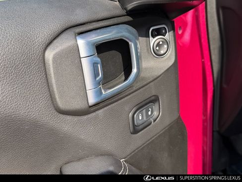 Used 2022 Jeep Wrangler Unlimited Sahara AWD/4WD image 14