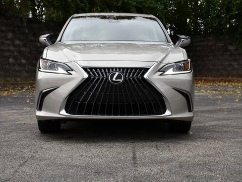 New 2025 Lexus ES 350 w/ Premium Package image 2