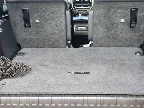 Used 2023 Lexus GX 460 Premium w/ Accessory Package AWD/4WD image 11