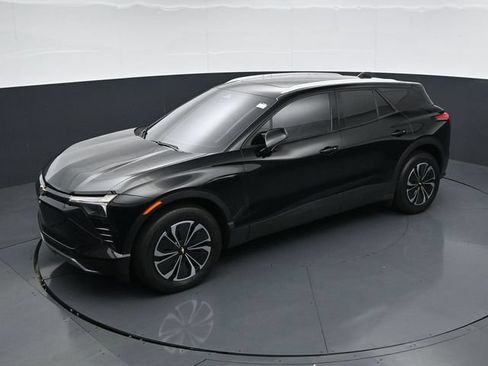 Used 2024 Chevrolet Blazer EV LT AWD/4WD image 35
