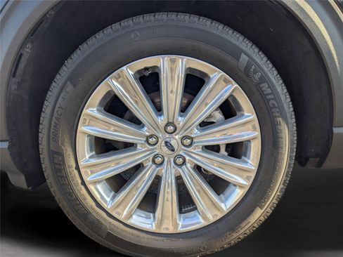 Used 2022 Ford Explorer Limited w/ Limited Technology Package image 27