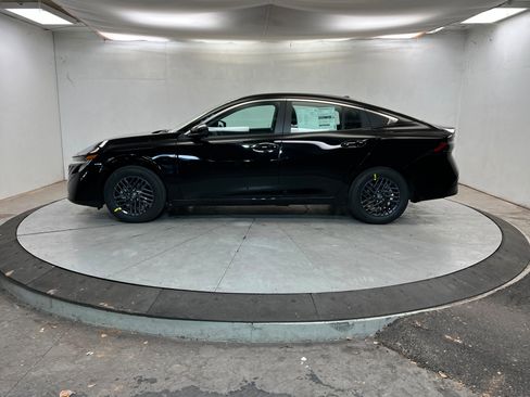 New 2026 Nissan Sentra SV image 2