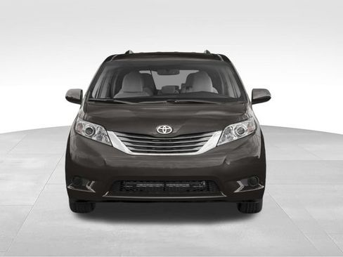 Used 2017 Toyota Sienna LE FWD image 4