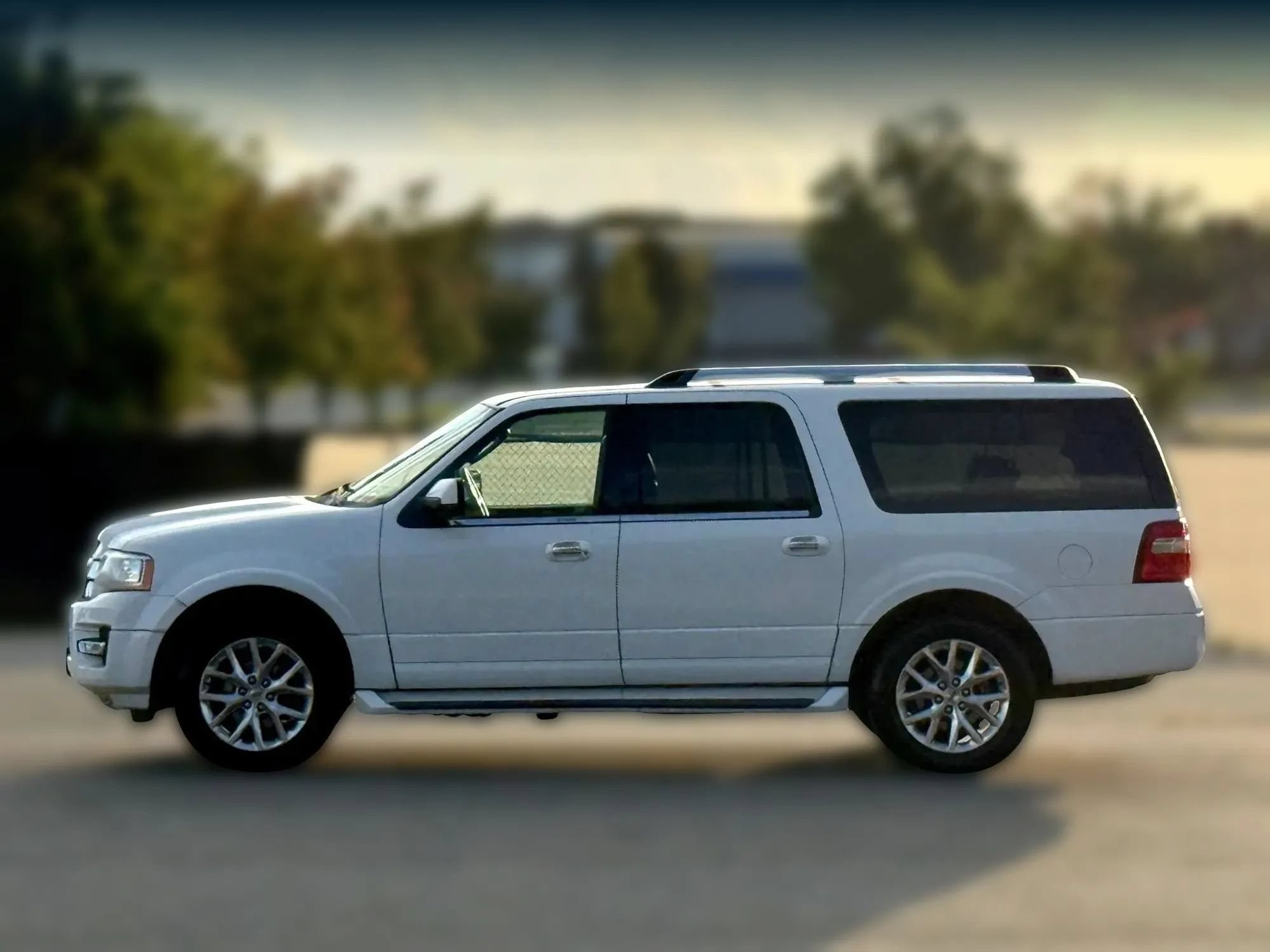 Used 2017 Ford Expedition EL Limited RWD image 8