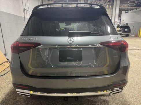 Used 2025 Mercedes-Benz GLE 450e 4MATIC image 3