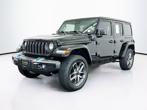 Used 2024 Jeep Wrangler Unlimited w/ Convenience Group AWD/4WD image 3