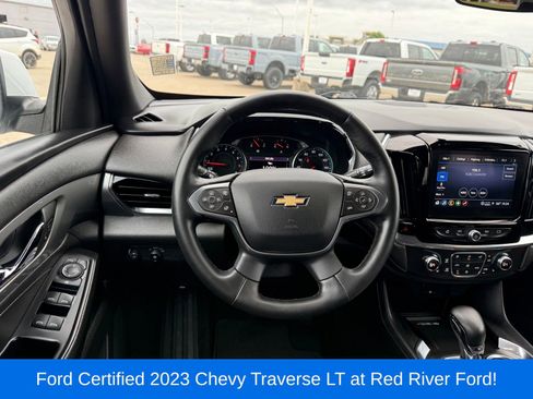 Used 2023 Chevrolet Traverse LT FWD image 12