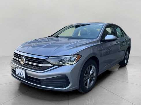 Used 2024 Volkswagen Jetta SE FWD image 6