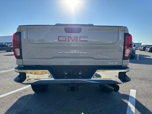 New 2026 GMC Sierra 2500 SLE w/ SLE Value Package; image 4