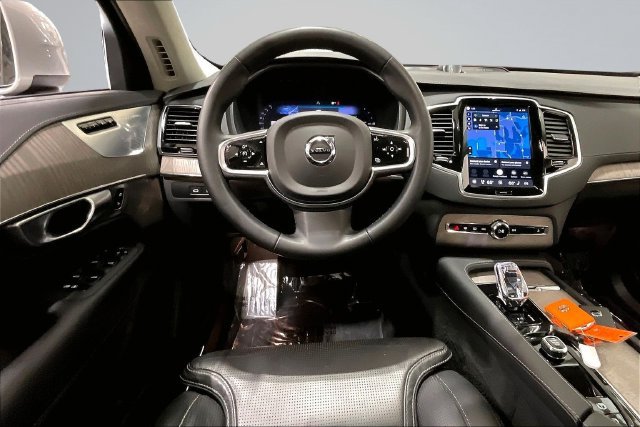 Certified 2024 Volvo XC90 T8 Ultimate w/ Lounge Package AWD/4WD image 8