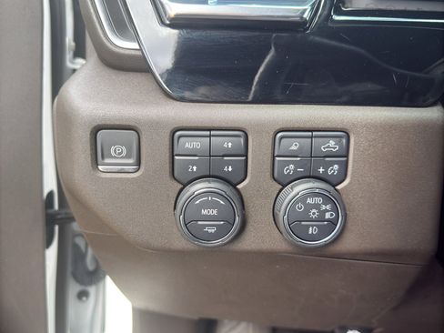 Used 2024 Chevrolet Silverado 1500 LTZ w/ LTZ Convenience Package II image 12