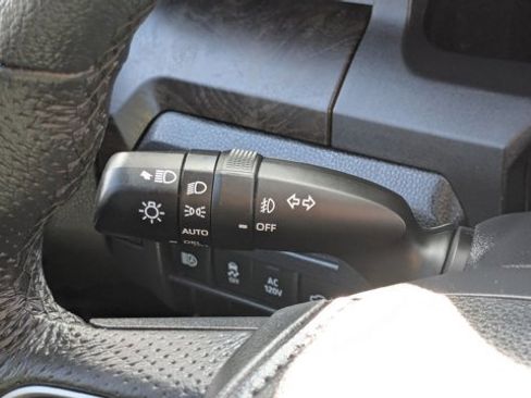 Used 2024 Toyota Tacoma Limited w/ Limited Package (LT) image 15