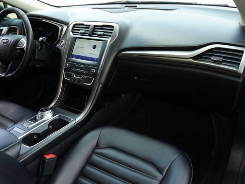 Used 2019 Ford Fusion SEL image 11