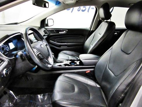 Used 2017 Ford Edge Titanium image 8