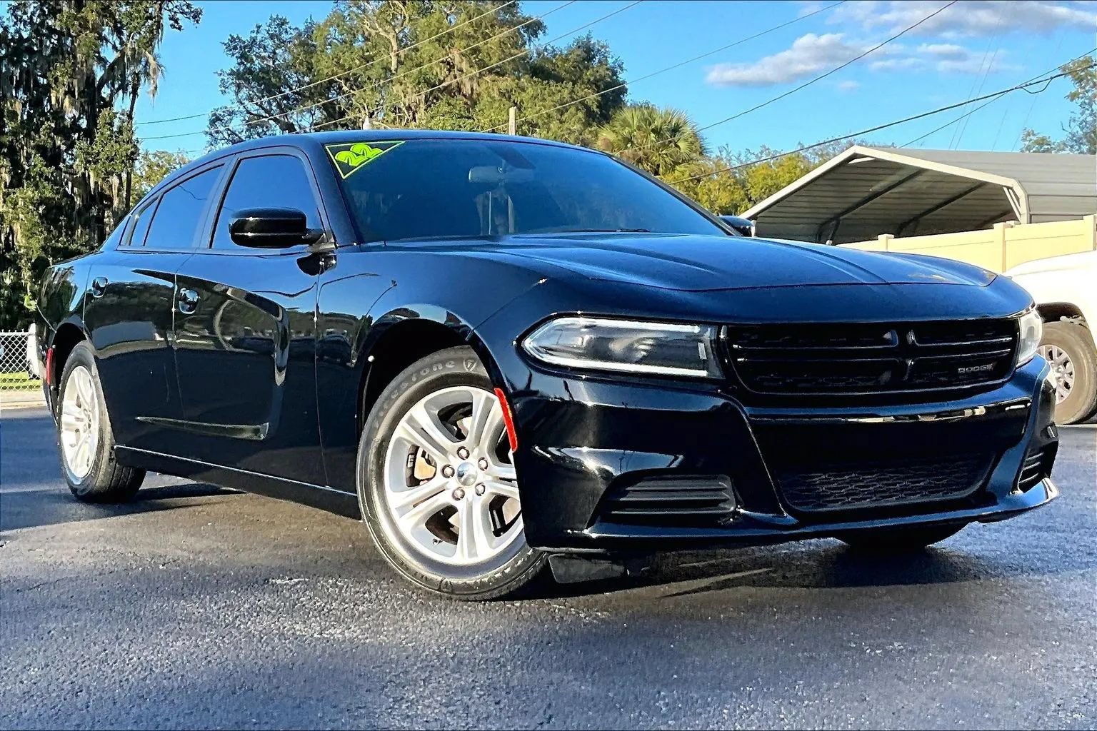 Used 2022 Dodge Charger SXT RWD image 2