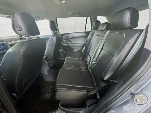 Used 2021 Volkswagen Tiguan SE image 28