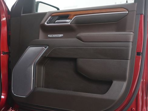Used 2022 GMC Sierra 1500 Denali image 9