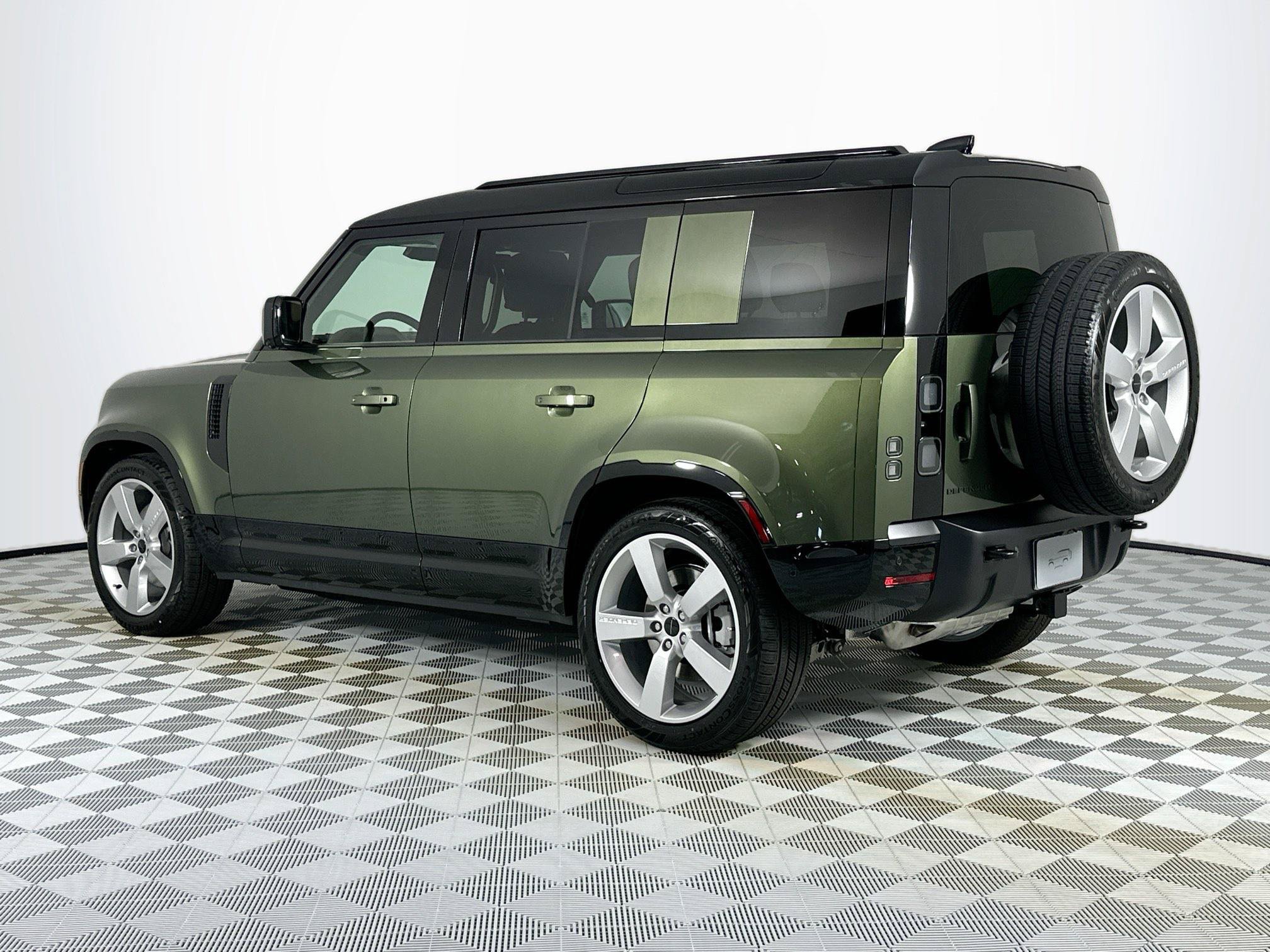 New 2026 Land Rover Defender 110 X-Dynamic SE AWD/4WD image 7
