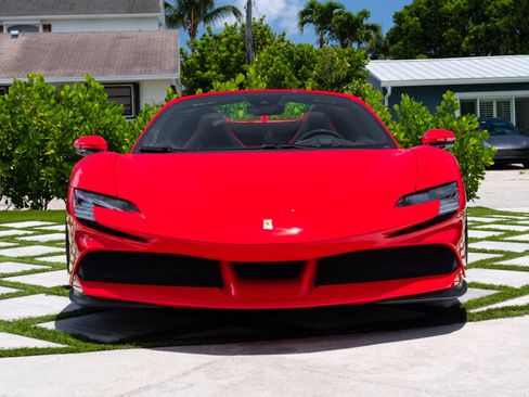 Used 2025 Ferrari SF90 Spider AWD/4WD image 3