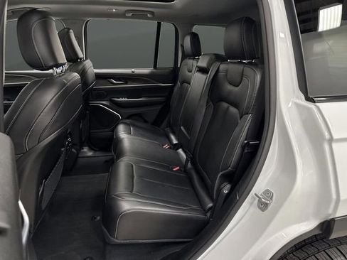 Used 2023 Jeep Grand Cherokee 4WD 4xe w/ Luxury Tech Group II image 34