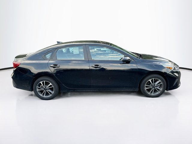 Certified 2023 Kia Forte LXS FWD image 4