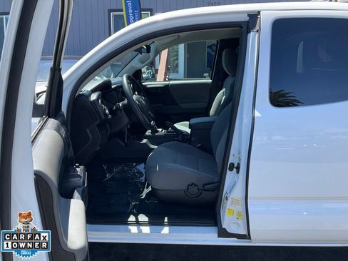 Used 2022 Toyota Tacoma SR RWD image 6