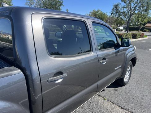 Used 2014 Toyota Tacoma 2WD Double Cab w/ SR5 Package image 9