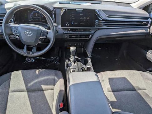Used 2025 Toyota Camry LE FWD image 22