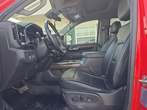 Used 2024 Chevrolet Silverado 3500 LT w/ Convenience Package image 13