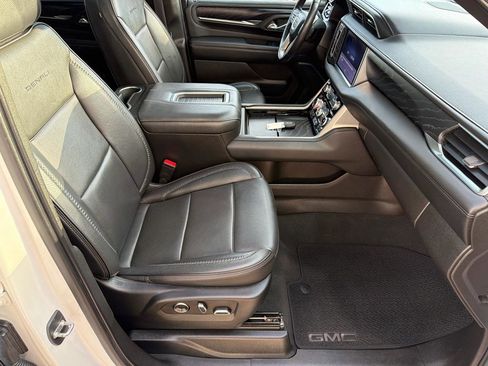 Used 2021 GMC Yukon Denali AWD/4WD image 12