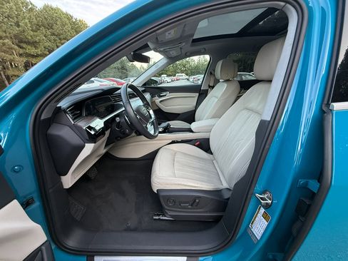 Used 2019 Audi e-tron Premium Plus image 9