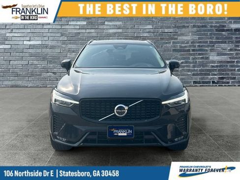 Used 2025 Volvo XC60 B5 Plus AWD/4WD image 9