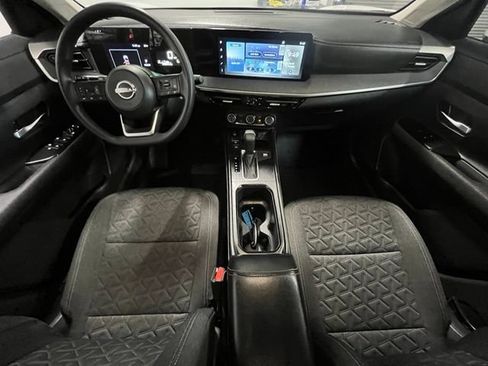 Used 2025 Nissan Kicks SV AWD/4WD image 17