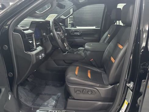 Used 2024 GMC Sierra 2500 AT4 w/ Technology Package image 10