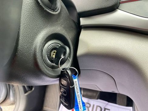 Used 2017 Hyundai Elantra SE FWD image 16
