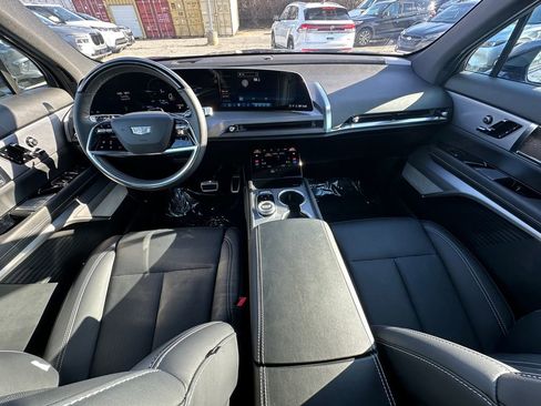 Used 2026 Cadillac Vistiq Sport w/ LPO, Floor Liner Package image 29