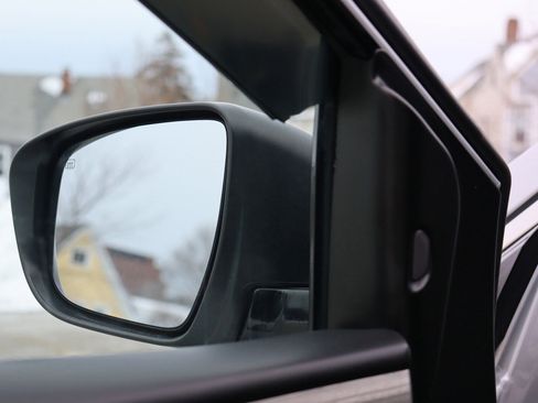 Used 2018 Nissan Murano SV w/ Premium Package image 23