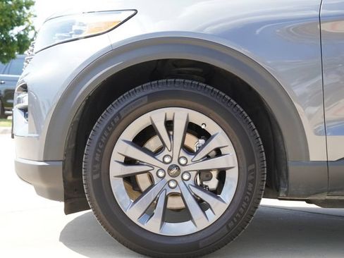 Used 2022 Ford Explorer XLT w/ Equipment Group 202A RWD image 5