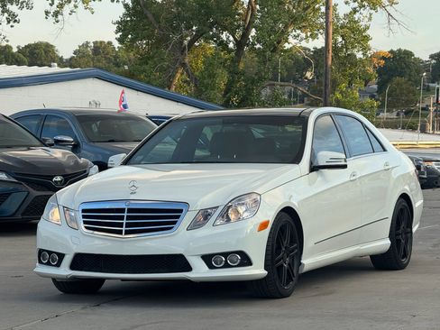 Used 2010 Mercedes-Benz E 350 4MATIC Sedan image 1