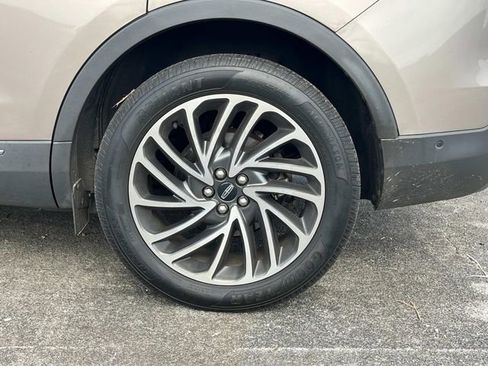Used 2020 Lincoln Nautilus Reserve FWD image 14