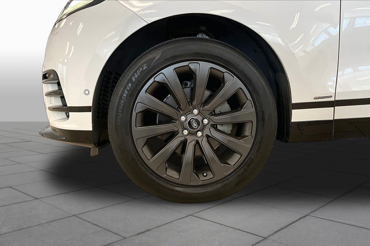 Used 2019 Land Rover Range Rover Velar R-Dynamic SE AWD/4WD image 10