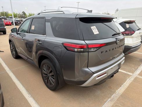 Used 2024 Nissan Pathfinder SL w/ SL Premium Package image 6