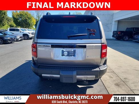 Used 2024 Toyota Land Cruiser image 7