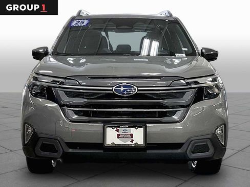 Used 2025 Subaru Forester Limited image 3