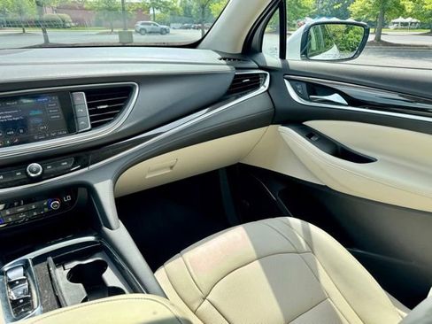 Used 2024 Buick Enclave Premium w/ Experience Buick Package FWD image 25